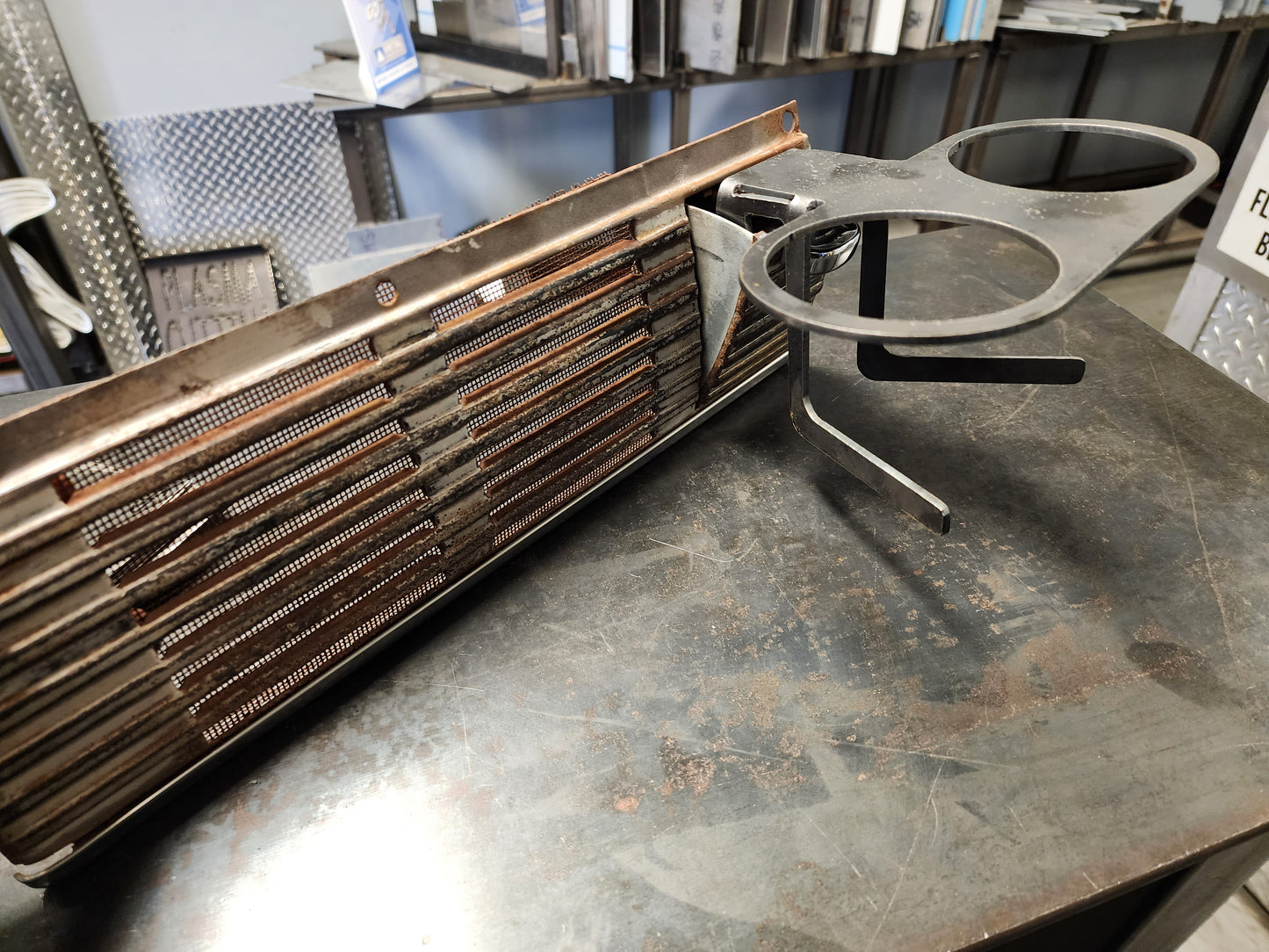 1947-54 CHEVROLET GMC PICKUP CUPHOLDER